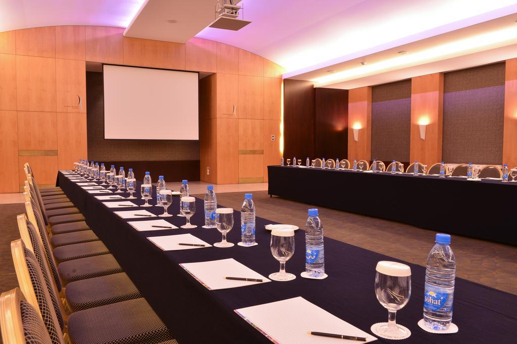 Coral Beirut Al Hamra Hotel Eksteriør billede