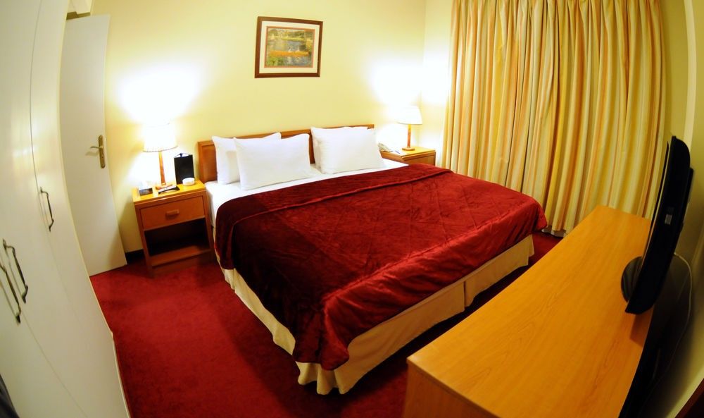 Coral Beirut Al Hamra Hotel Eksteriør billede