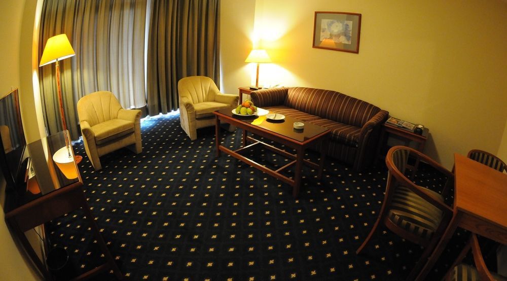 Coral Beirut Al Hamra Hotel Eksteriør billede