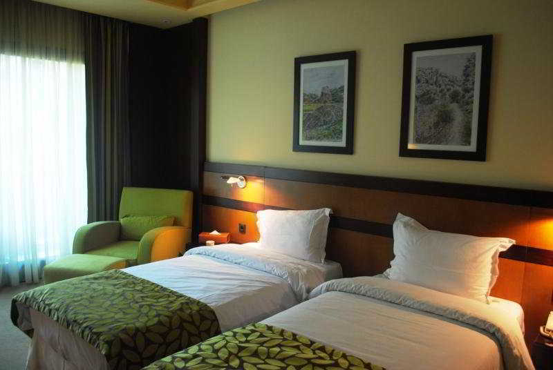 Coral Beirut Al Hamra Hotel Eksteriør billede