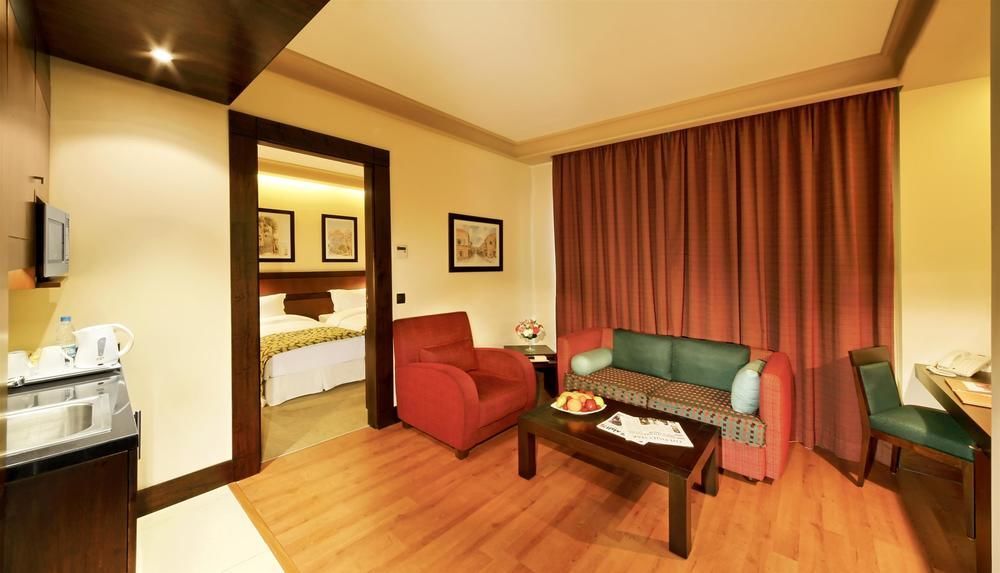 Coral Beirut Al Hamra Hotel Eksteriør billede
