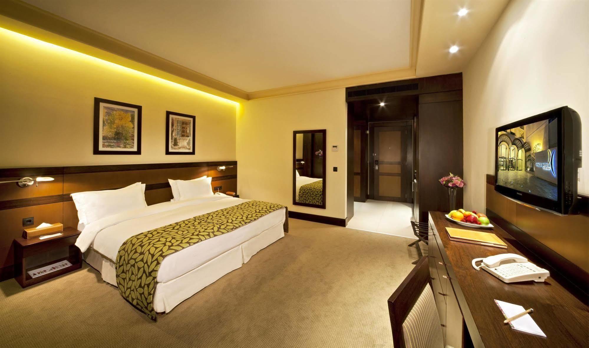 Coral Beirut Al Hamra Hotel Værelse billede